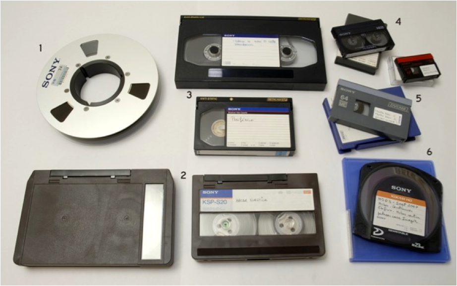 Item accepted. Betacam кассеты. Betacam SP Cassette. Малые кассеты Betacam SP. Видеокассеты прибор.